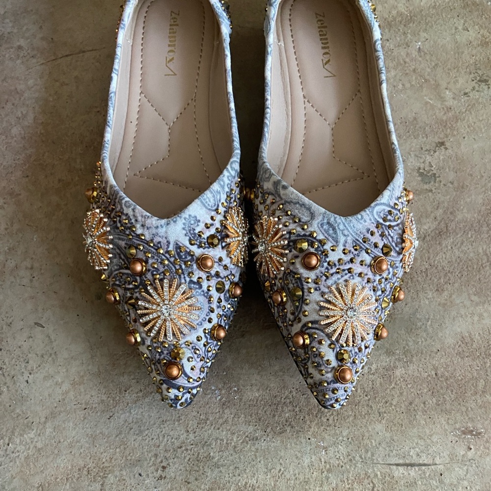 Metallic Flats with Beautiful Embellishments Size 7 / 38